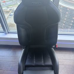 BMW G82 Black Comfort Seats