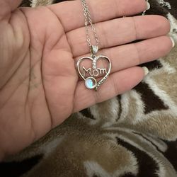 I Love You ❤️ Mom Necklace 