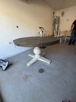 NEEDS TO BE GONE TOMORROW!!!! Rustic 60-inch round farmhouse dining table with 6 chairs