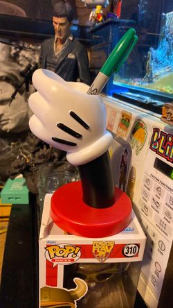 Rare Mickey Mouse hand .