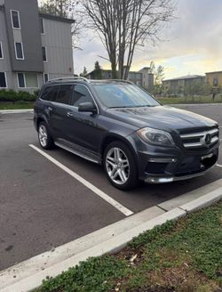 Mercedes-Benz GL550 4MATIC – Clean & Luxury SUV