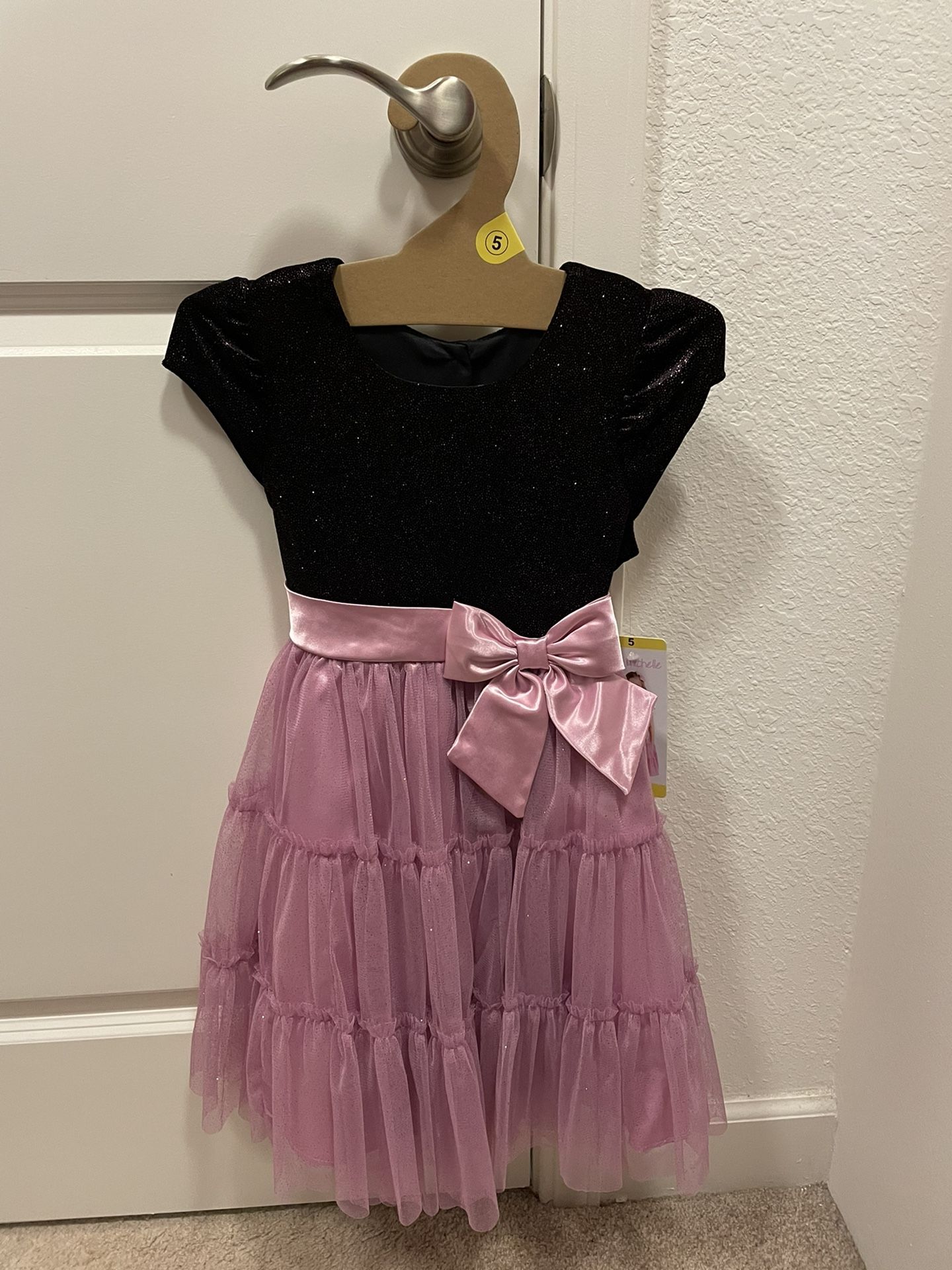 Brand new girl dress, size 5