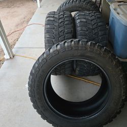 Set Of (4) 33x12.50 20 Inch 