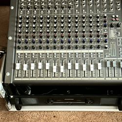 Samson 12 Channel Mixer With Samson Power Amplifier In Protective Case 