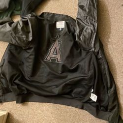 Angels Windbreaker Medium