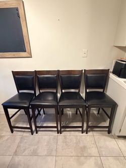 Set of 4 Counter Height Bar Stools