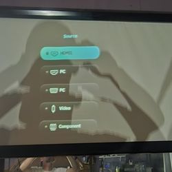 Projector That Comes With A 120 In Projector Screen With Remote And Mounting Bracket For Projector