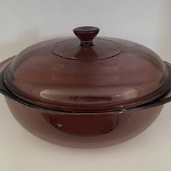 Pyrex cranberry covered casserole dish with lid