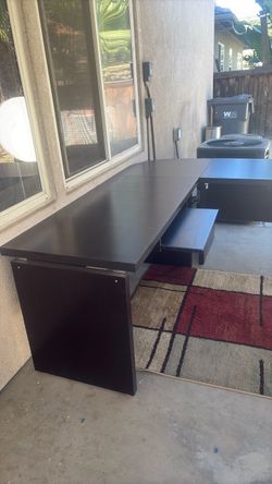 Beautiful Large 3 pice Desk Exelent condition