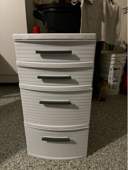 REDUCED Sterilite storage