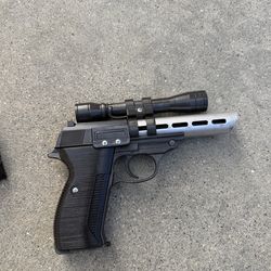 Mandolorian Moff Gideon blaster cosplay