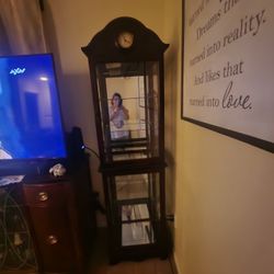 China/curio Cabinet 