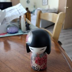 Beautiful Kimmidoll Tatsuyo Kokeshi Doll