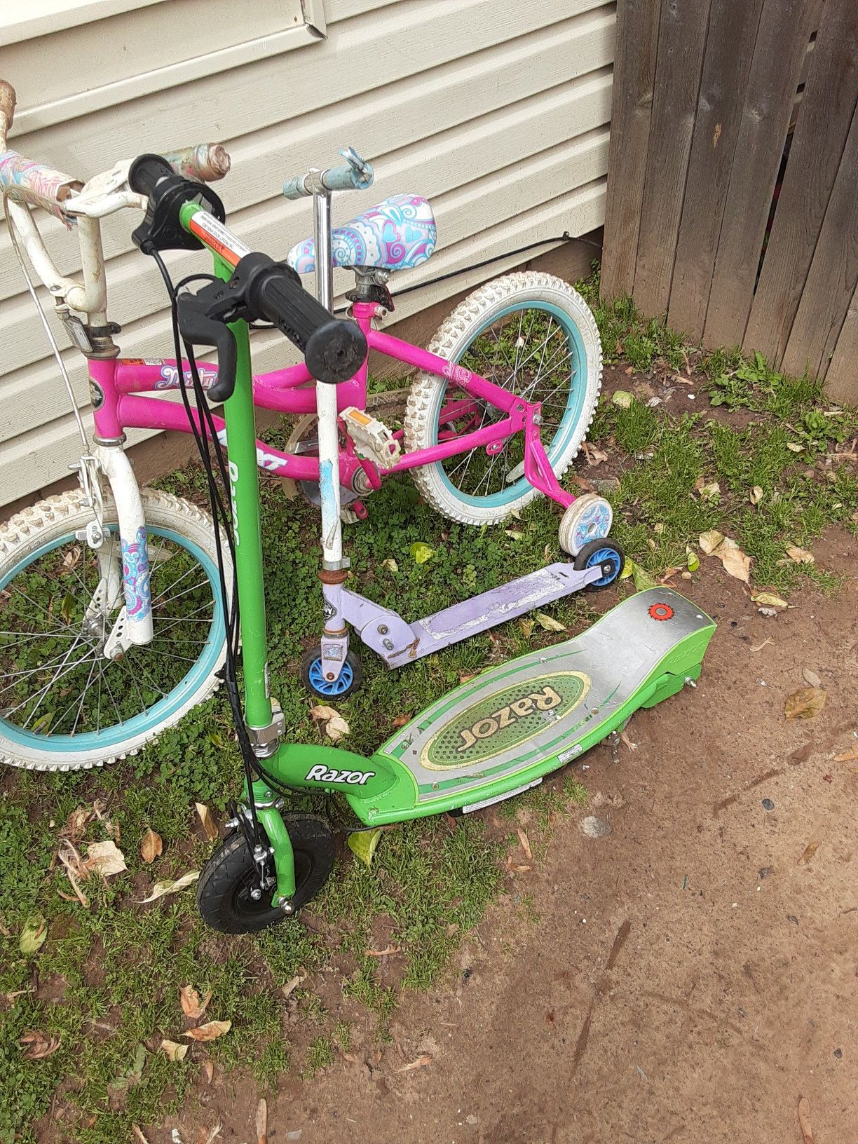 Electric scooter think needs a charger