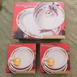 Christmas Dinner Set for 8 - Pointsettia & Bells (BOXED)