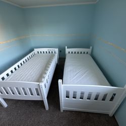 Twin beds/Bunk Beds