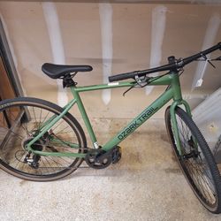 OZARK TRAIL  / G.1 EXPLORER MOUNTAIN BIKE 