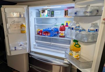 Like New LG 27.8 cu ft 4-Door French Door Refrigerator (Craft Ice) + 5-Year Warranty!