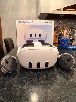 Meta Quest 3 512GB VR Headset with controllers and box!