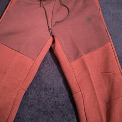 Nike Tech Pants ( Brand New)
