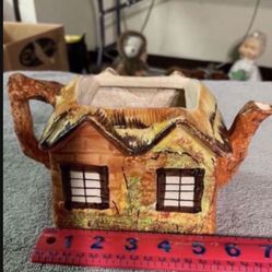 CA. TEA POT. ENGLAND. NO LID. CAN BE USED AS SPOON HOLDER. HOLD PLANT. DECORATION   