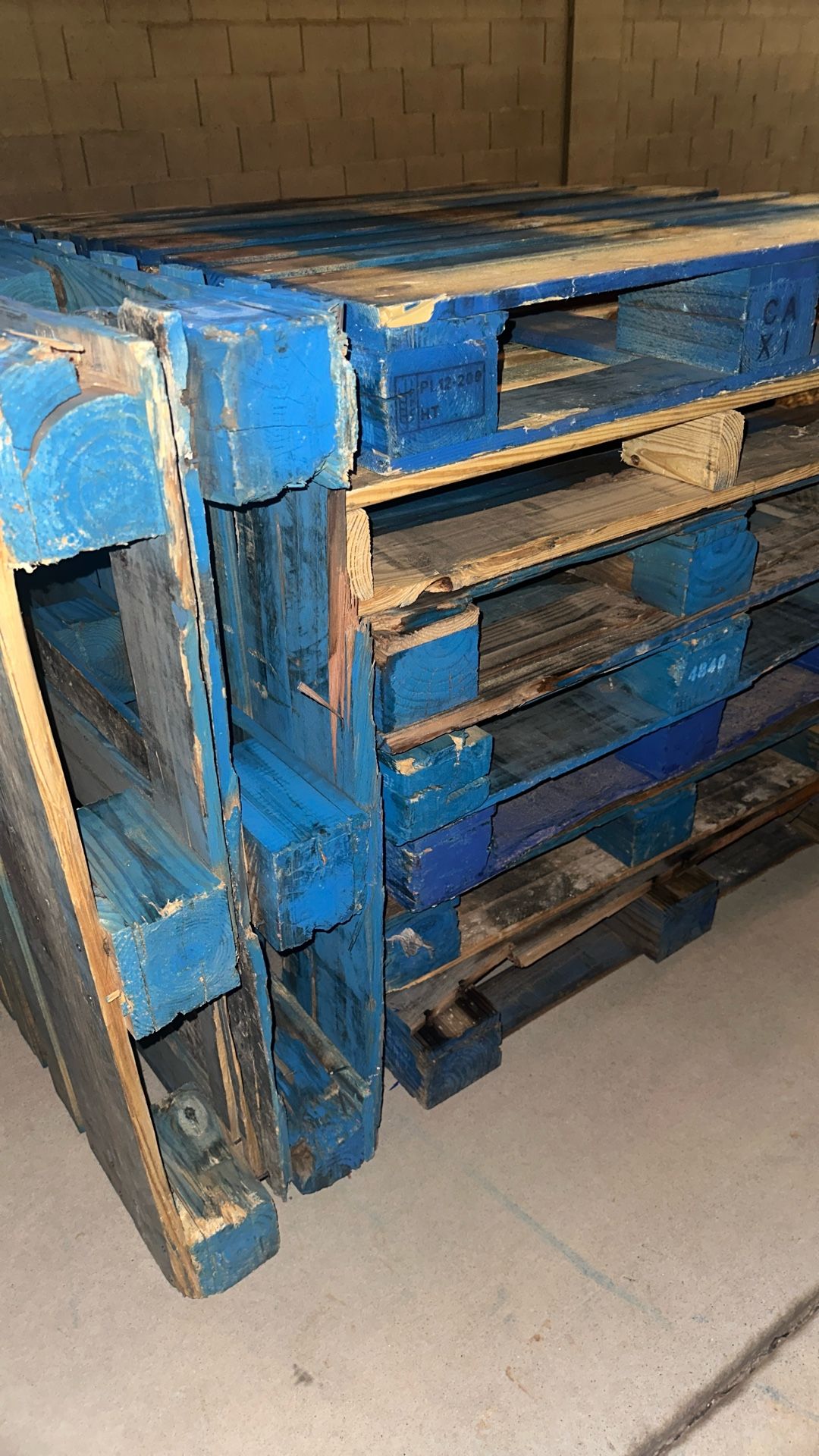 Free pallets 