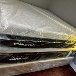 Ofrecemos una amplia variedad de colchones de las mejores marcas, incluyendo TEMPUR PEDIC, BEAUTYREST, SEALY, SERTA, STEARNS AND FOSTER, entre otras. 