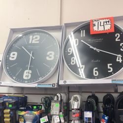 20” Clock. White And Black Or Black And Gray