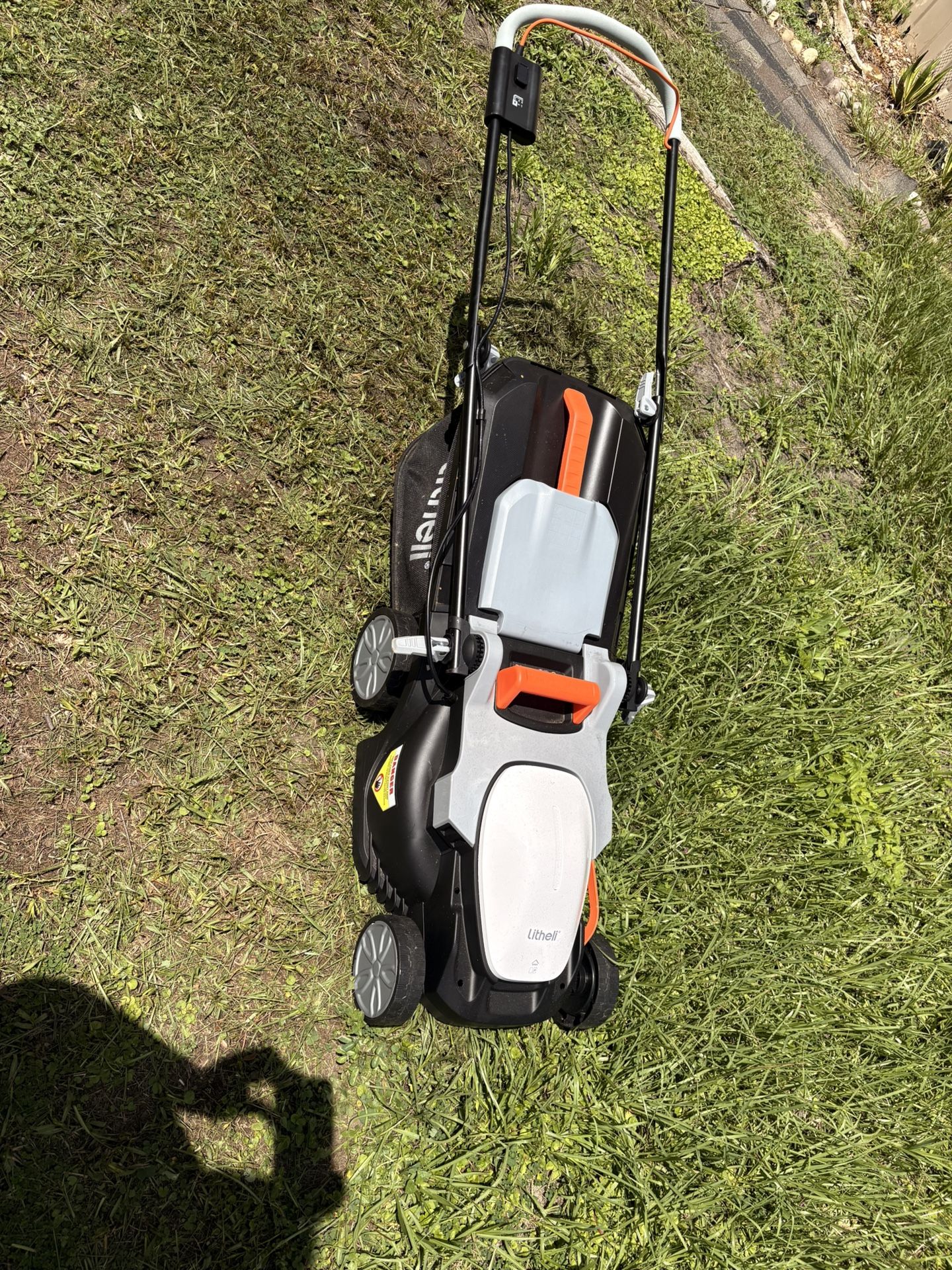 Battery Powered Lawn Mower 