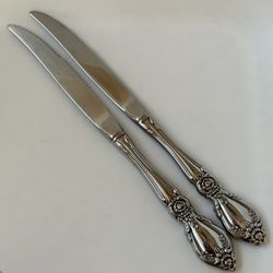 2pc Oneida Plantation Betty Crocker Steak Knives 9 1/8” Stainless Community