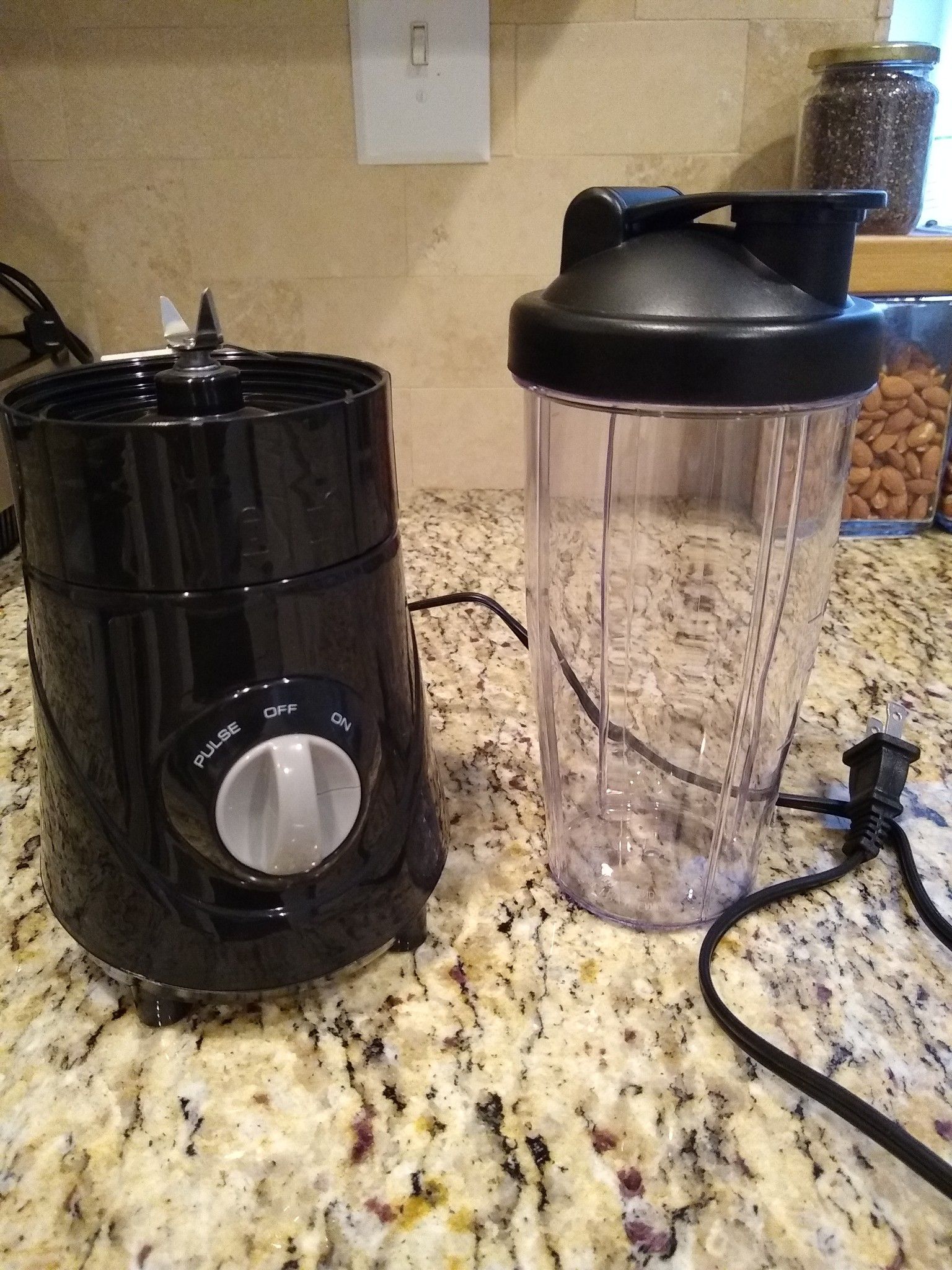 HomeLife Solutions HL-2571 28oz Personal Blender