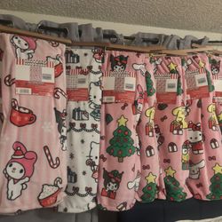 Christmas blankets Hello kitty Stitch Strawbery Shortcake 