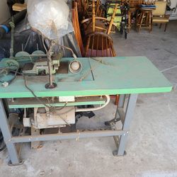 Yamato Overlock sewing machine (industrial)