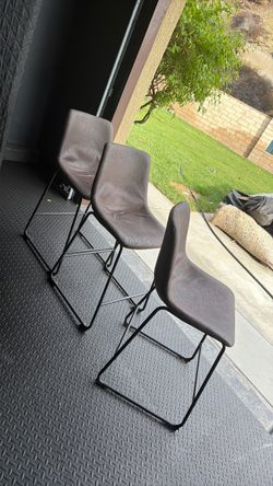 3 counterheight barstools