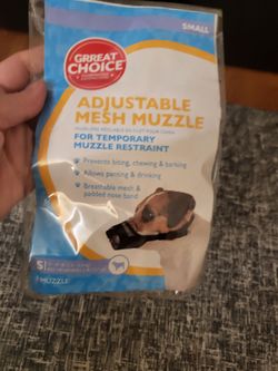 Adjustable mesh muzzle