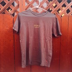 Levi’s tee