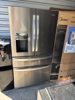 New Open Box Whirlpool 4-Door French Door Refrigerator Ice/Water Indoor