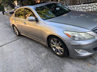 Hyundai genesis 2012