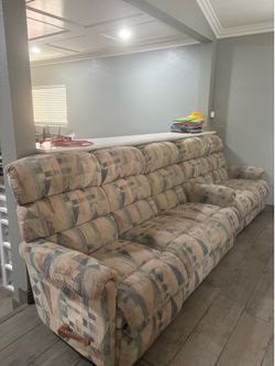 Couches (Lazyboy)