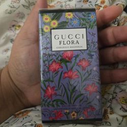Women
Perfume
Gucci 
Flora Gorgeous Magnolia Eau de Parfum