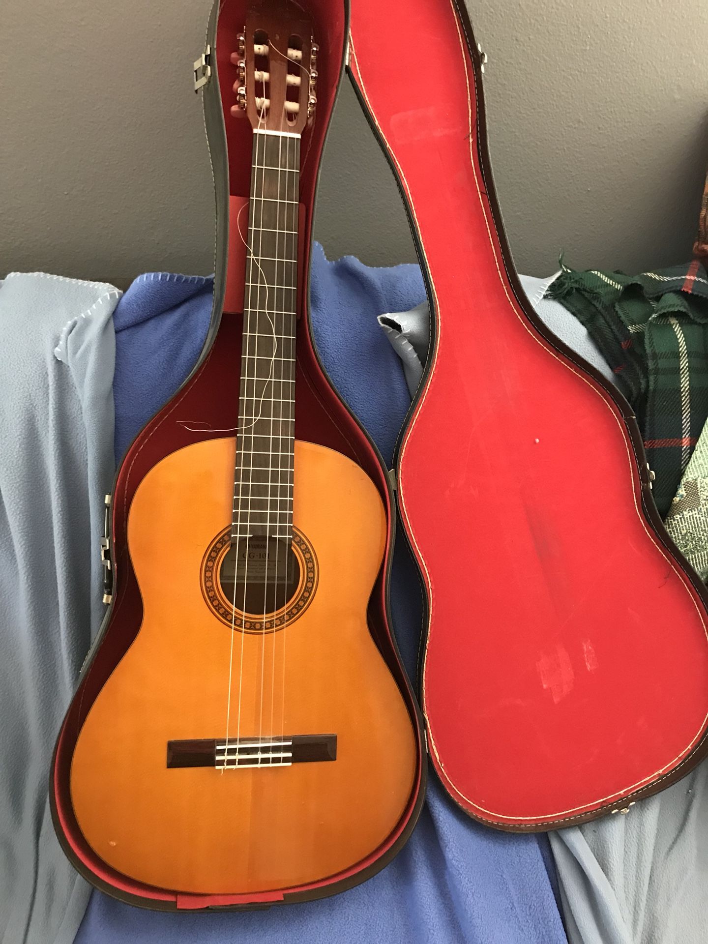 Yamaha CG-101 Classical Guitar