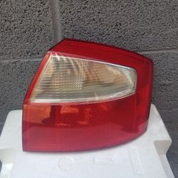 2005 Audi A4 Tail light