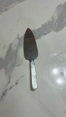 Cake server