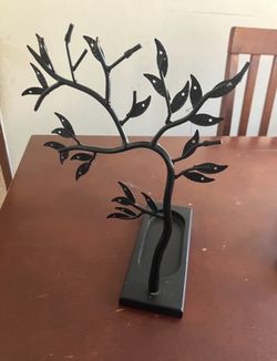 $20, Jewelry holder with base