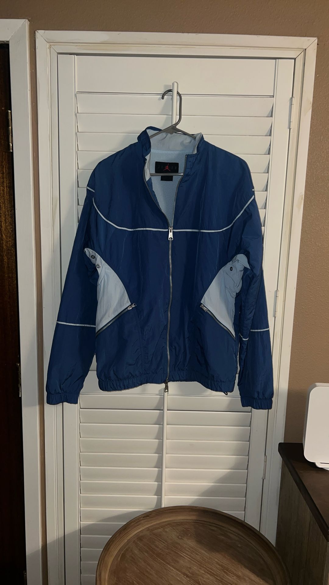 Men’s Nike Air Jordan Windbreaker Rain Jacket Size S