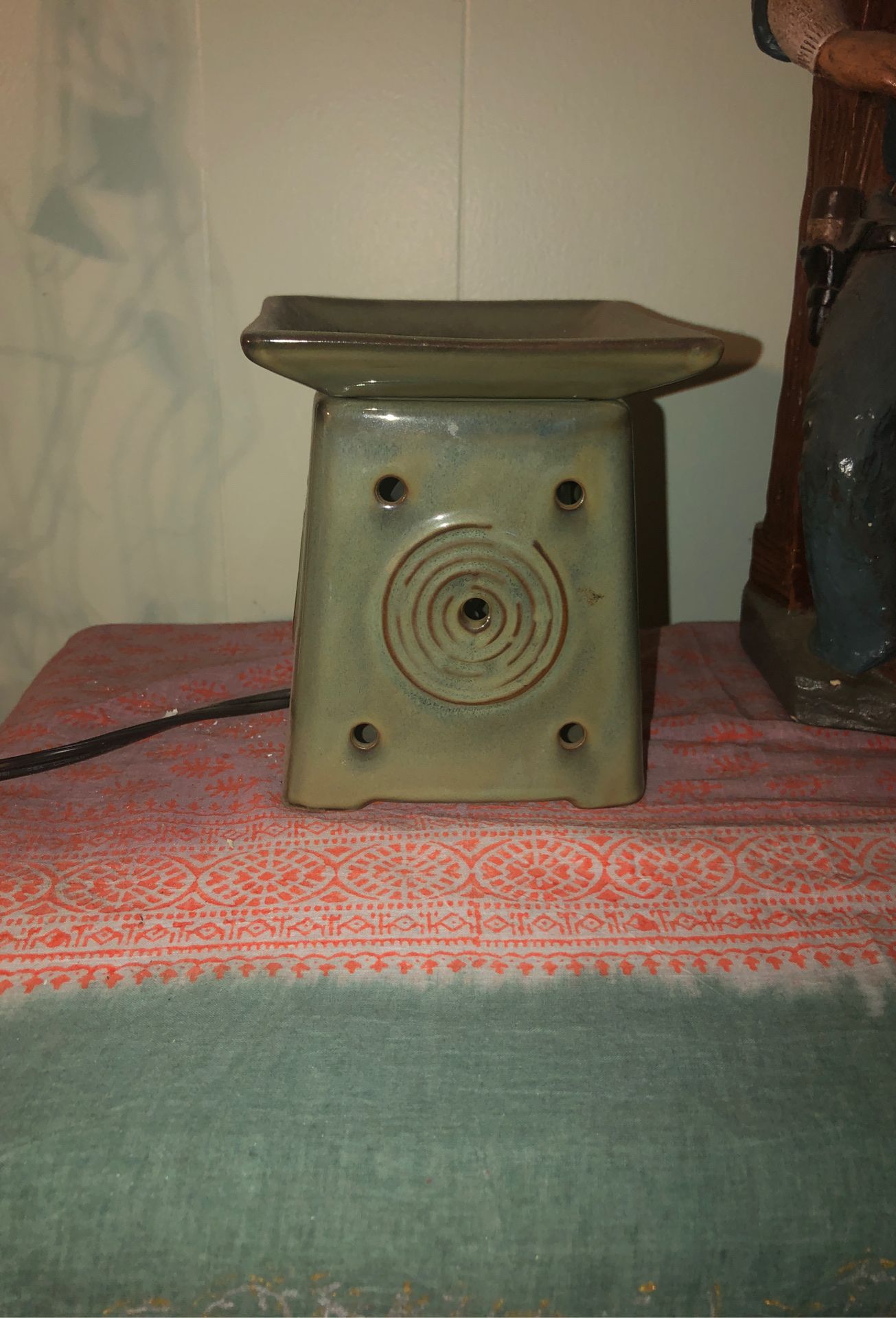 GREEN SCENTSY WARMER