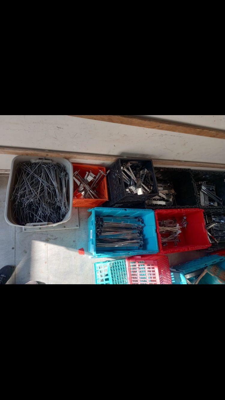 ASSORTED HOOKS CLOTHING RACK ARMS, SLATWALL, PEGBOARD, GRIDWALL & OTHER ACCESSORIES (READ DETAILS)