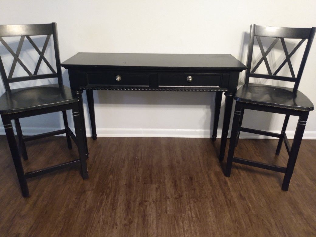 Table And Chairs(Best Offer)