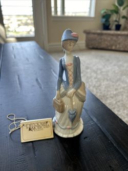 1976 Mrs. Albee First Avon Lady Porcelain Figurine 