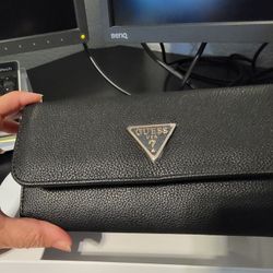 Guess Wallet
